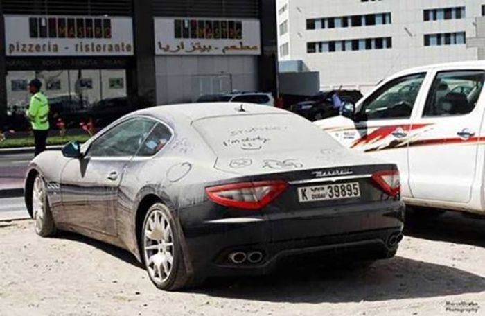  Дубайские авто-беспризорники