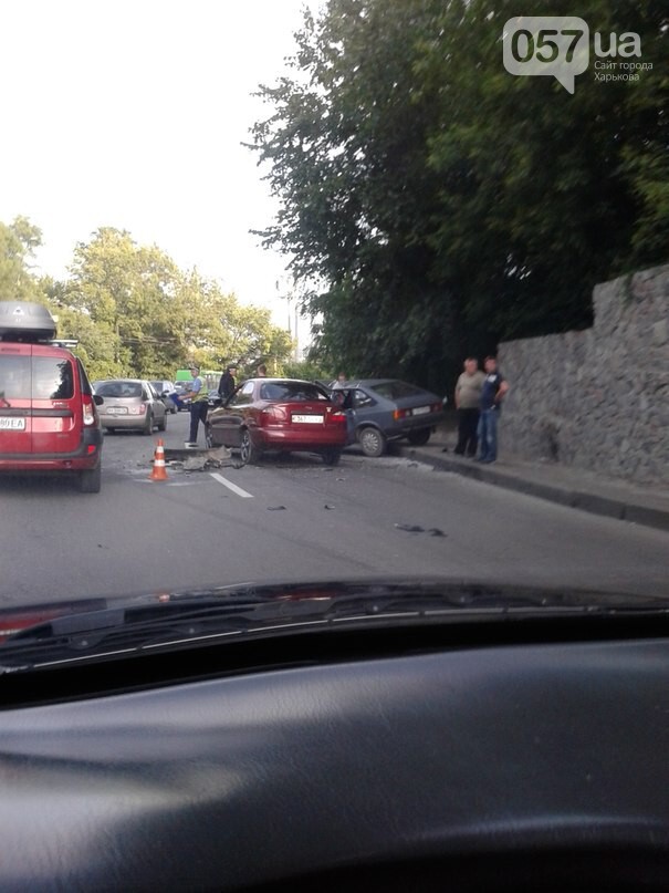 Авария дня 1572. Столкновение трех автомобилей в Харькове