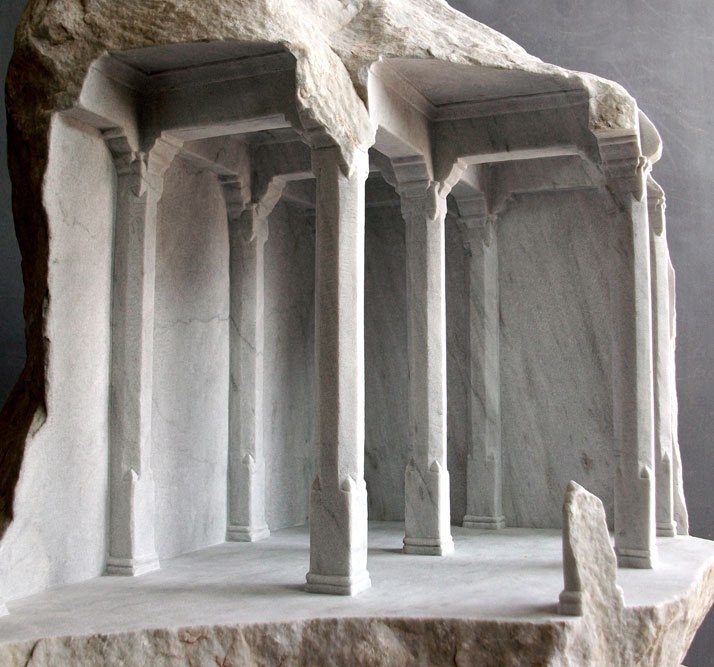 Миниатюрный интерьер в мраморном камне