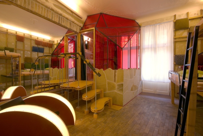 Propeller Island City Lodge: самый необычный отель Берлина