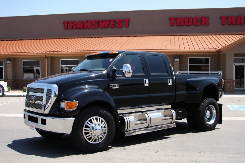 Ford F-750 Dunkel Luxury Hauler 4х4