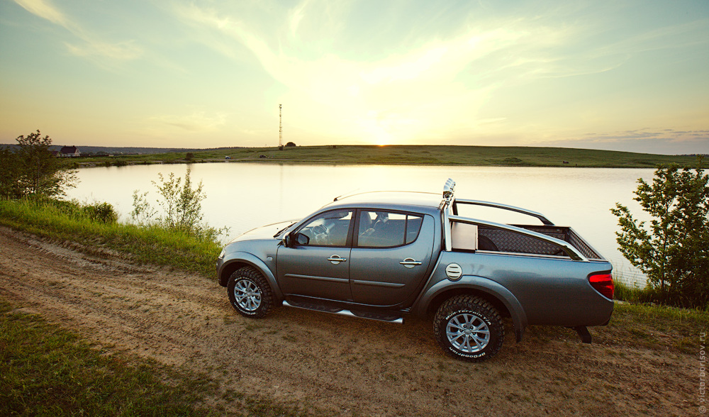 Mitsubishi L200: Ударим пикапом по бездорожью