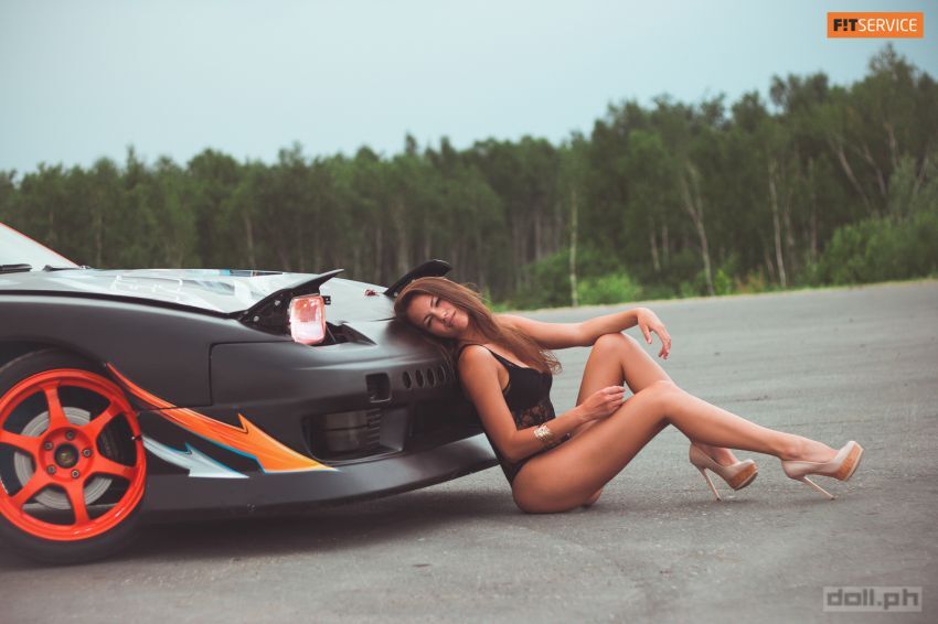 Сексуальные девушки и красивые автомобили