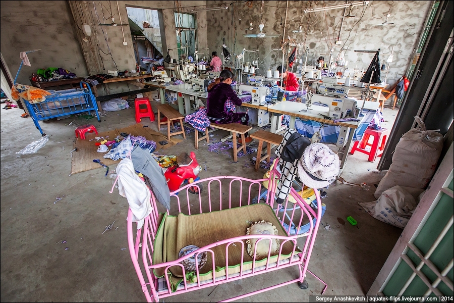 Небольшая китайская фабрика по производству детской одежды