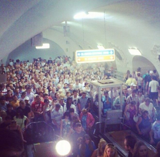 В московском метро поезд сошел с рельсов