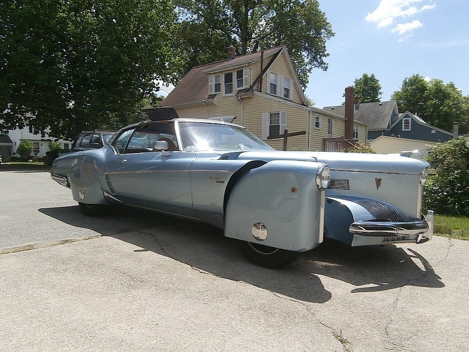 Реплика Tucker Torpedo 