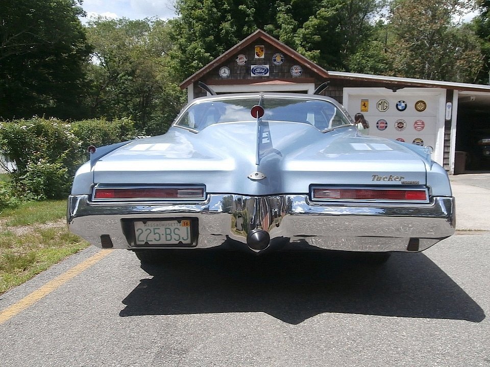 Реплика Tucker Torpedo 