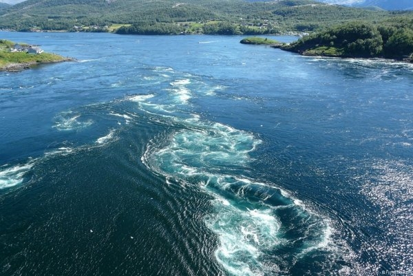 Самый мощный водоворот в мире