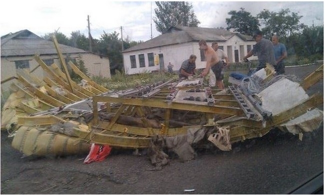 Удаленное видео lifenews о крушении Боинга 777 в Украине