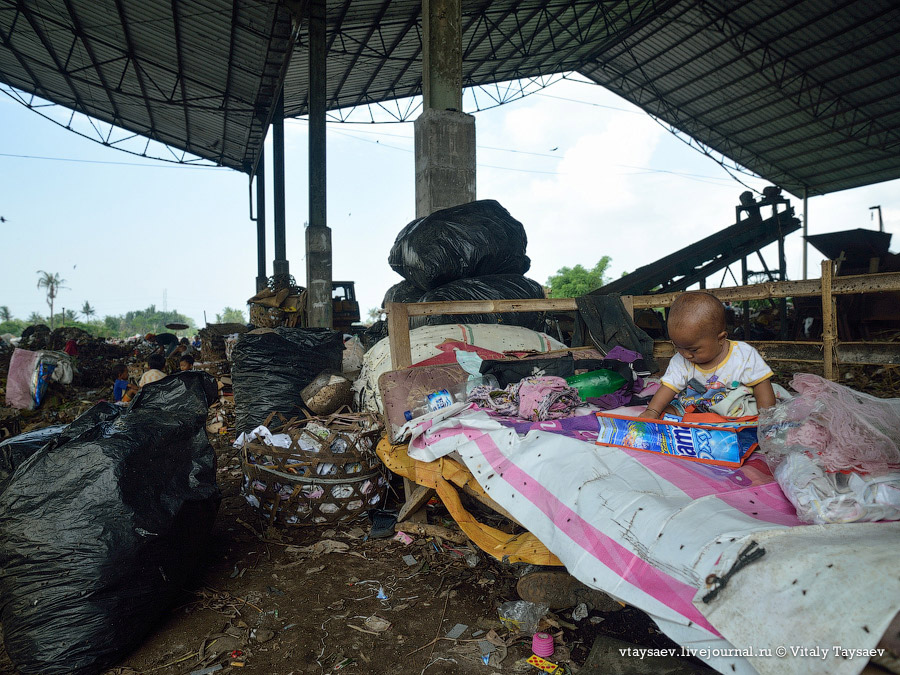 Как перерабатывают мусор на острове Бали