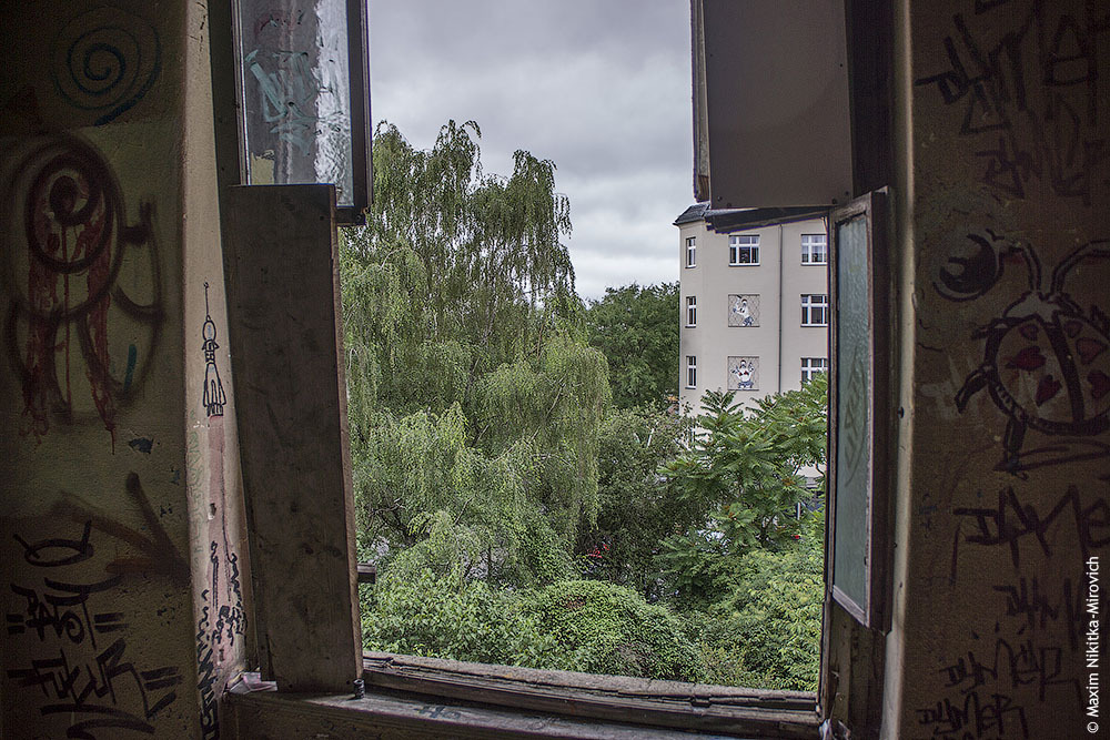Заброшенный дом в Берлине и квартиры сквоттеров