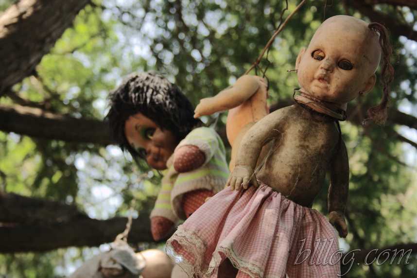 Остров "повешенных" кукол в Мехико
