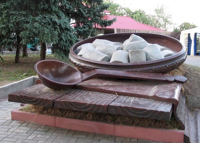 Необычные памятники и скульптуры Украины