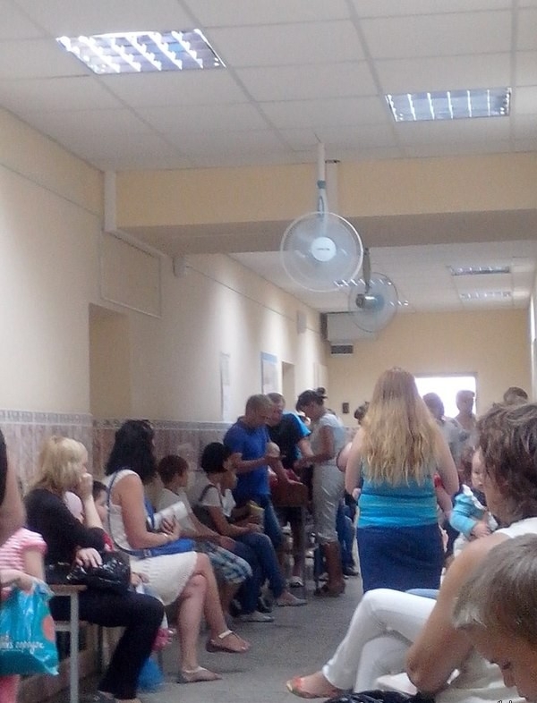 В детской поликлинике г. ульяновск, установили "кондиционеры"