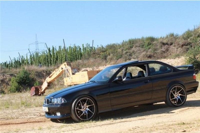 Найдено на eBay. BMW M3 E36 двигателем V12