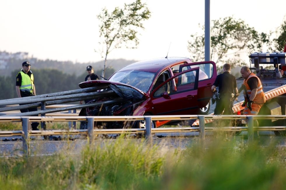 Male (84) impaled  car on the crash barrier