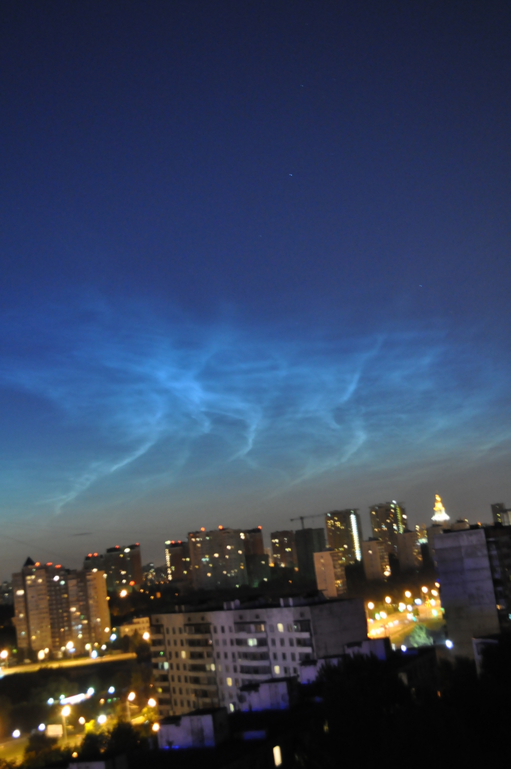 Серебристые облака в Москве.