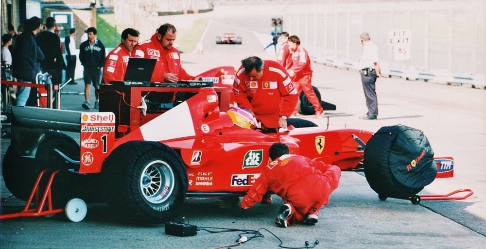 Болид Ferrari Формулы-1 выставили на продажу