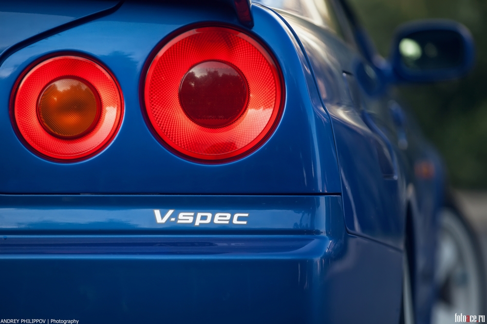 Шикарный  NISSAN Skyline R34 GTR V-Spec 