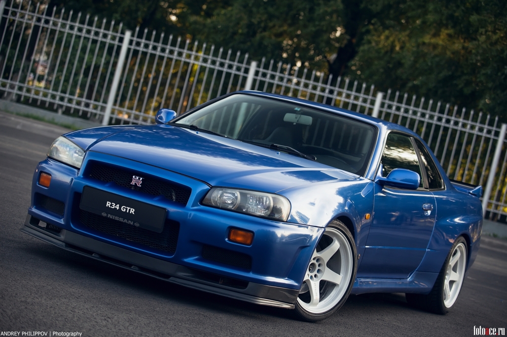 Шикарный  NISSAN Skyline R34 GTR V-Spec 