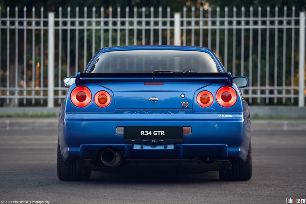 Шикарный  NISSAN Skyline R34 GTR V-Spec 