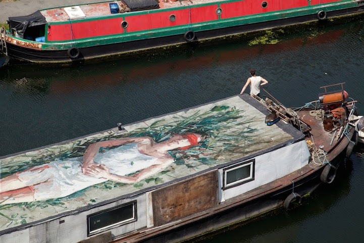 Стрит-арт на крыше лодки