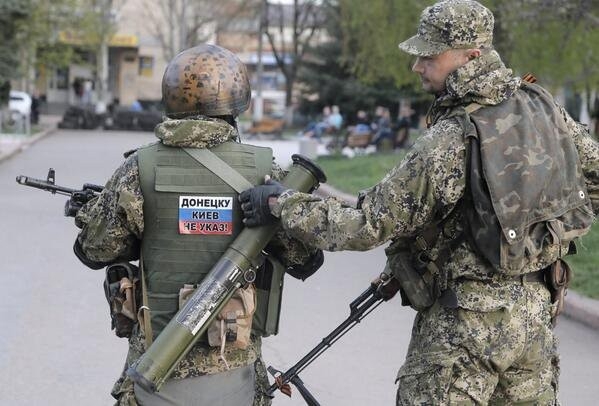 Ополченцы заявляют о сдаче в плен 702 солдат украинской армии.