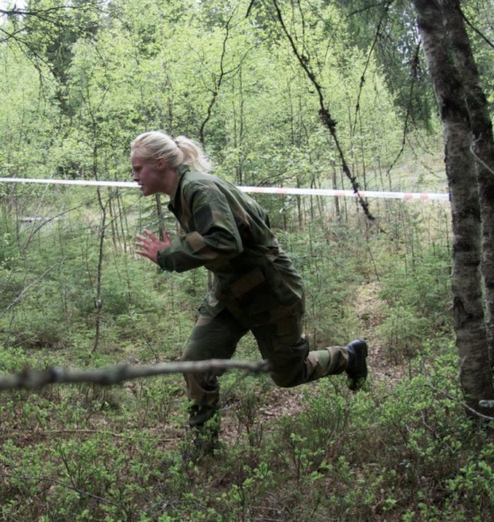 Норвежские военные девушки