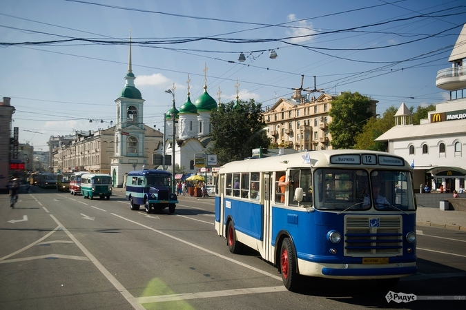 Парад ретроавтобусов в Москве