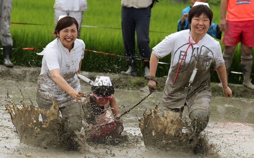 Фестиваль грязи в Японии