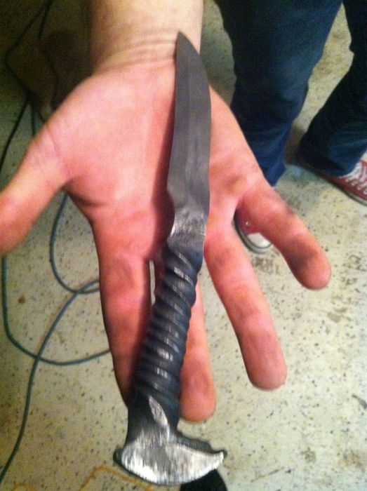Нож из железнодорожного костыля своими руками