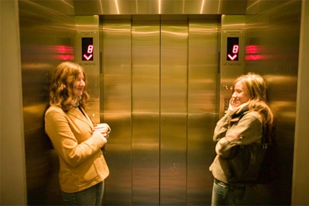 10 странных правил поведения в лифте