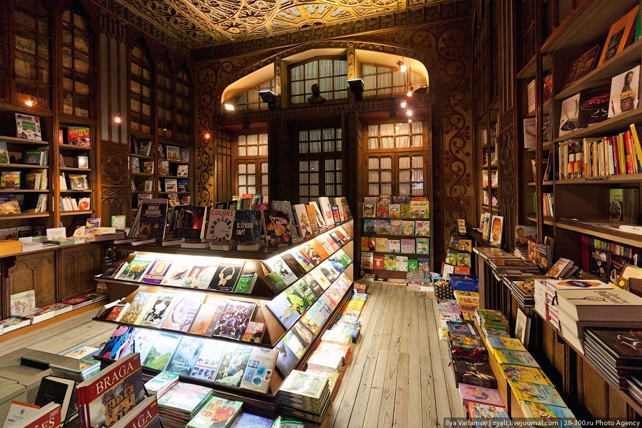 Книжный магазин Livraria Lello