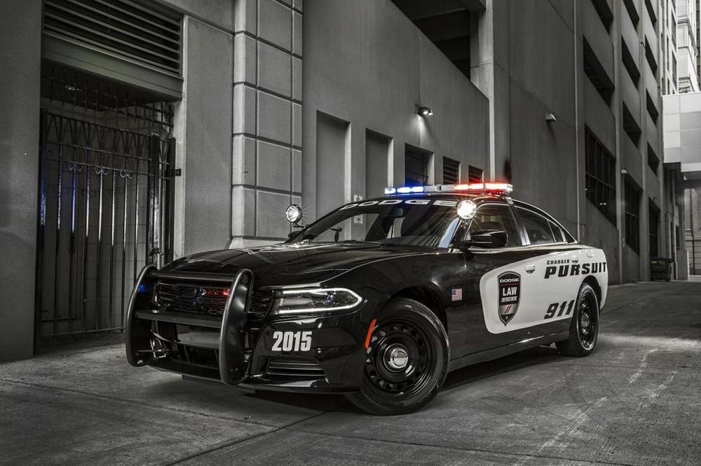 Новый полицейский Dodge Charger 