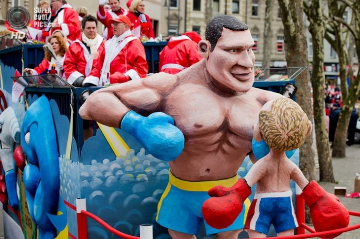 Очень неполиткорректный карнавал в Дюссельдорфе