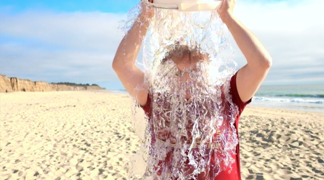 Благотворительная акция ALS Ice Bucket Challenge
