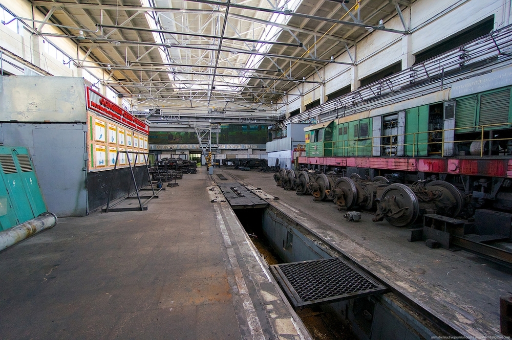 Ремонтное локомотивное депо одного города