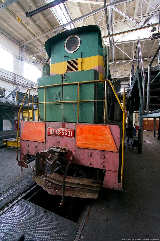 Ремонтное локомотивное депо одного города