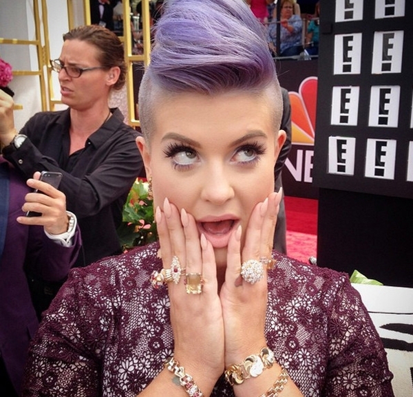 Фото из социальных сетей знаменитостей во время Emmy и MTV VMA 2014