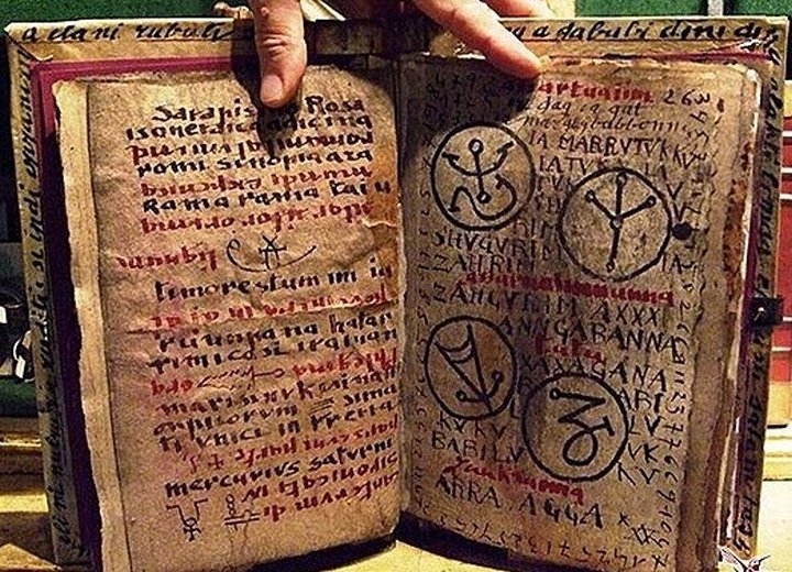Чёрные книги из Средневековья