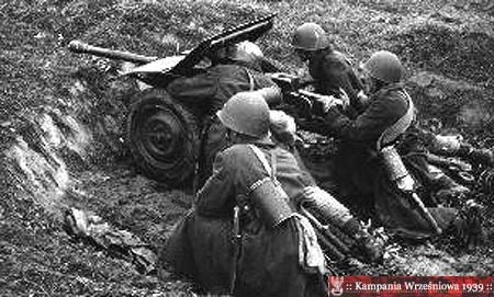 1 сентября 1939 года Hемцы напали на Польшу.  Hачала 2 мировой войны 
