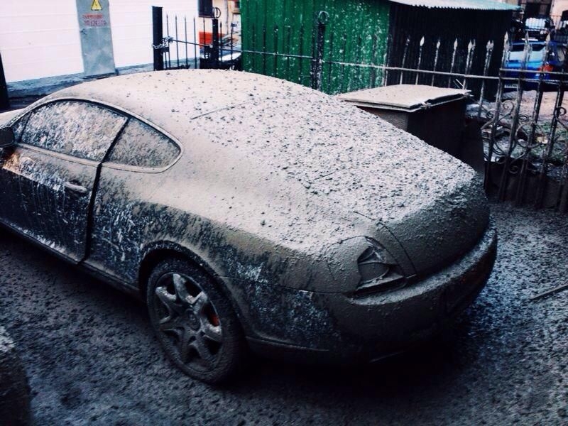 В Москве на Bentley вылили семь тонн бетона