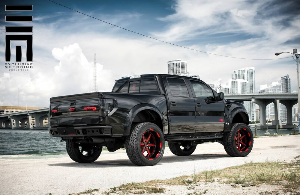 Ford SVT Raptor для бойца ММА