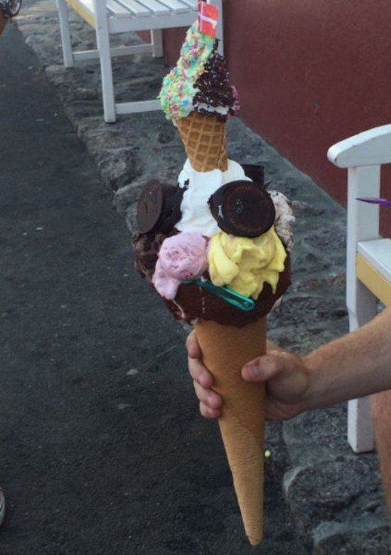 Огромнейшее мороженое