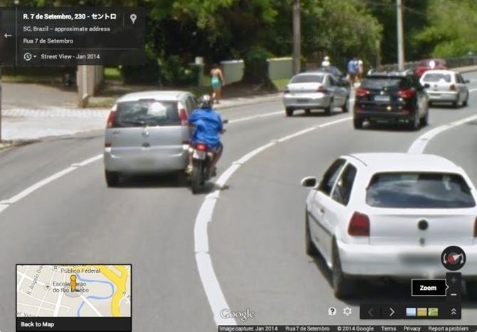 Google Street View заснял мотоаварию в Бразилии