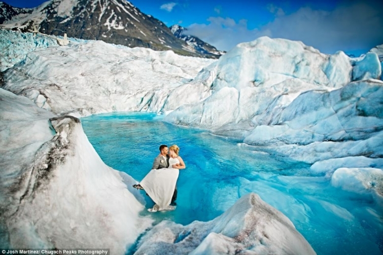Свадебная фотосессия на вершине ледника  