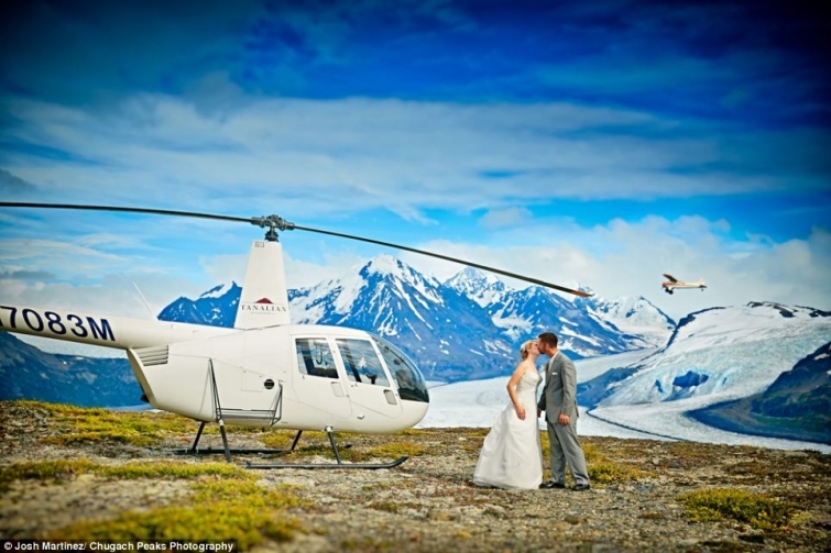 Свадебная фотосессия на вершине ледника  