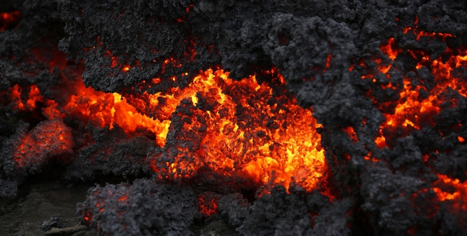 Впечатляющее извержение вулкана