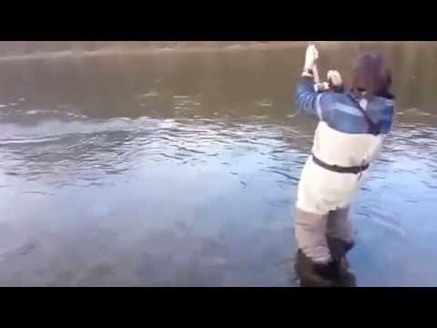 Девушка на рыбалке 