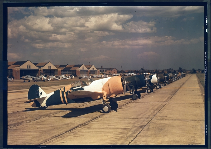 Цветные фотографии ранних P-40